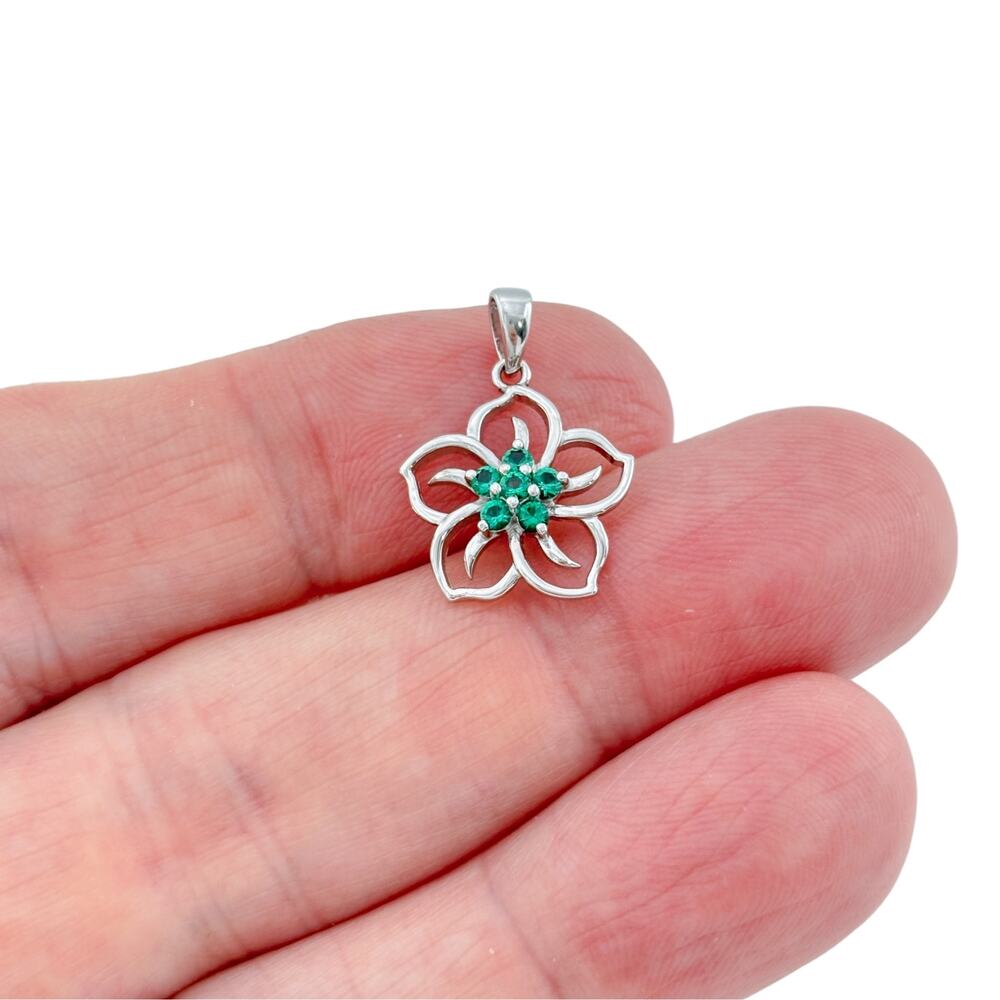 Vintage Sterling Silver 925 Green Cubic Zirconia Open-Work Flower Pendant